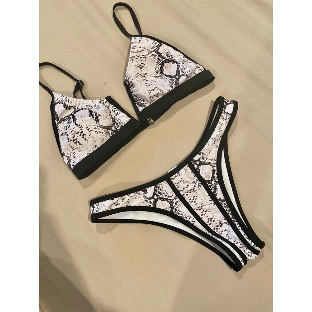 Sexy snakeskin print bikini